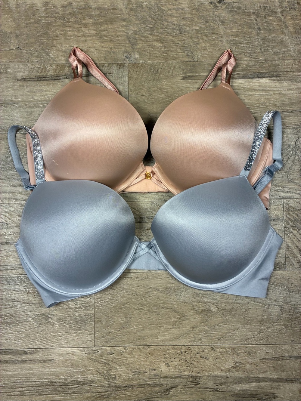 Victoria Secret 2 Satin Bombshell Plunge Push Up Rhinestone Shine Strap